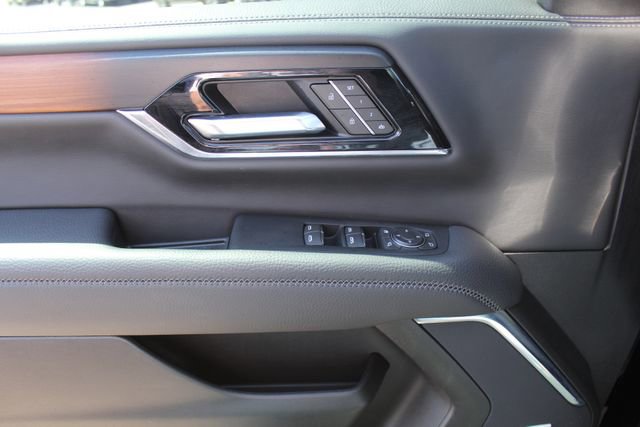 Used 2025 GMC Yukon Denali w/ Denali Reserve Package image 40