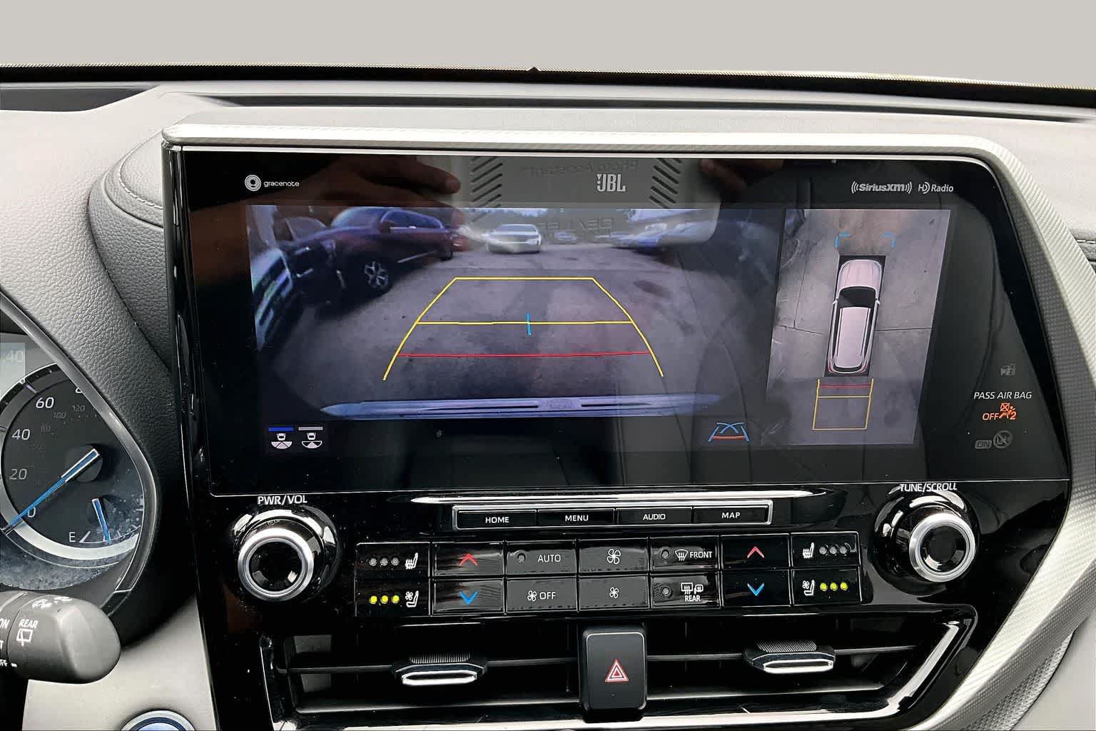 Used 2021 Toyota Highlander Platinum FWD image 29