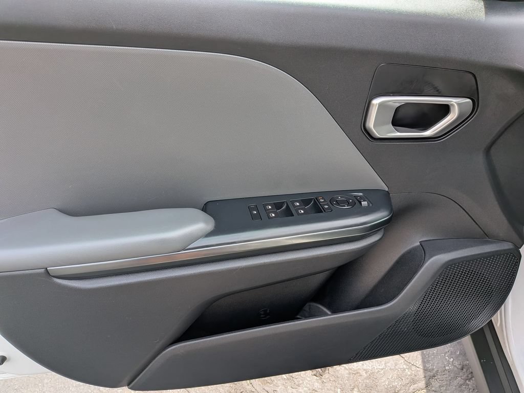 Used 2025 Kia K4 FWD image 11