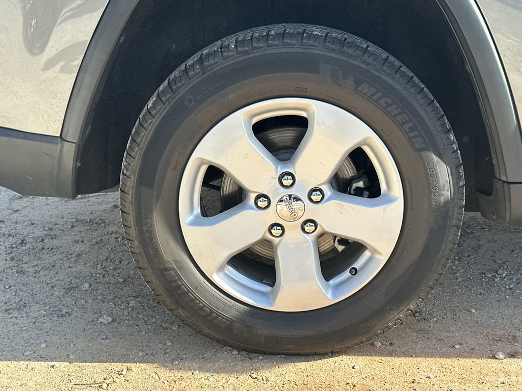 Used 2012 Jeep Grand Cherokee Laredo image 18