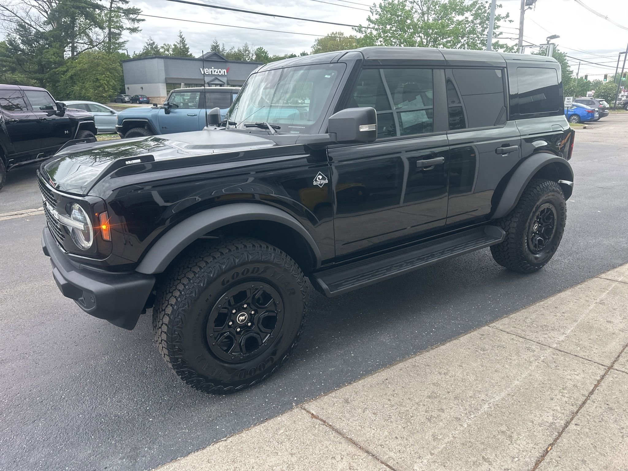 Used 2025 Ford Bronco Outer Banks w/ Sasquatch Package AWD/4WD image 8