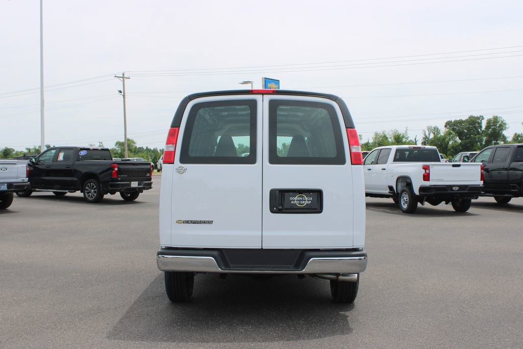 New 2026 Chevrolet Express 3500 Extended RWD image 8