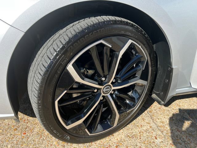 Used 2024 Nissan Altima 2.5 SR w/ SR Premium Package image 12