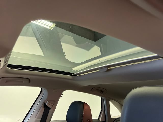 Certified 2025 Volkswagen Jetta SEL FWD image 28