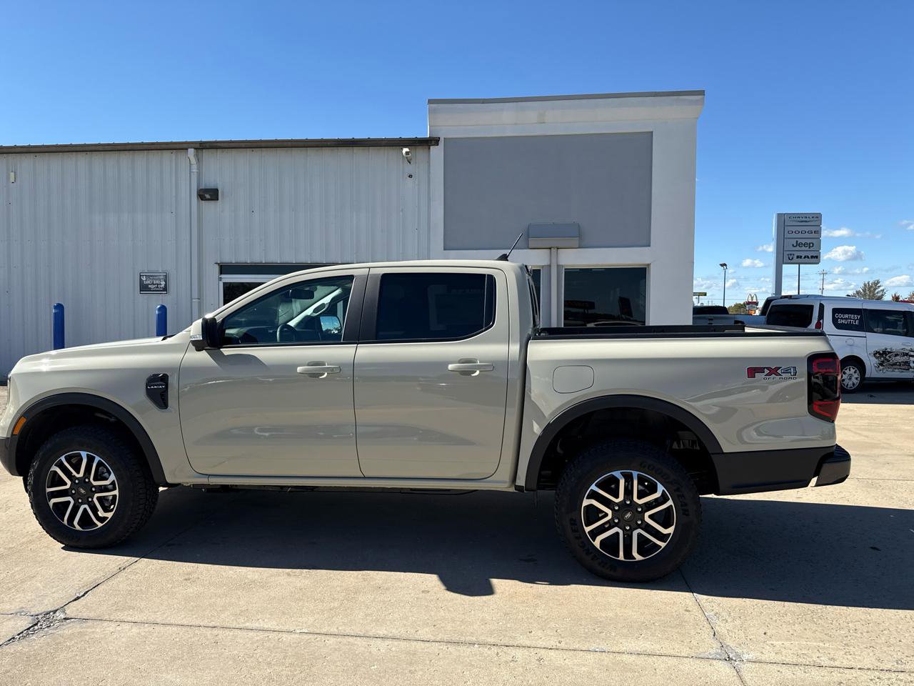 New 2025 Ford Ranger Lariat w/ FX4 Off-Road Package image 10