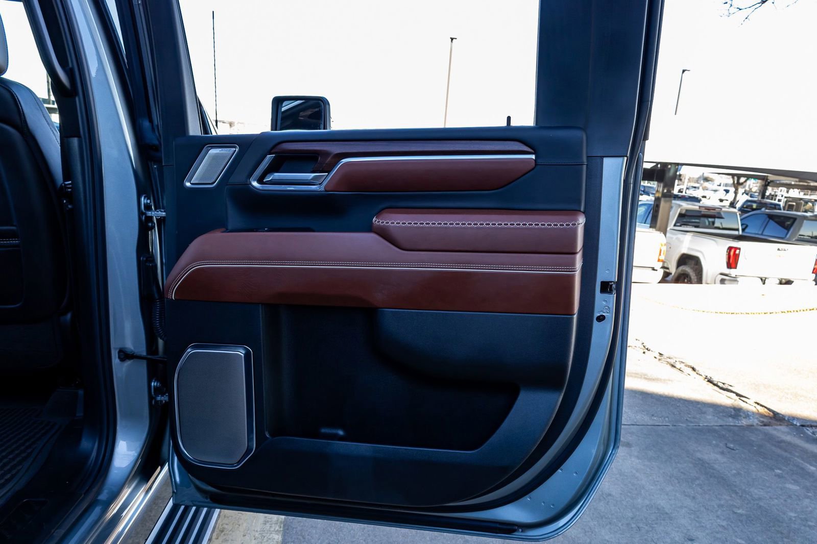 Used 2024 GMC Sierra 3500 Denali Ultimate AWD/4WD image 37