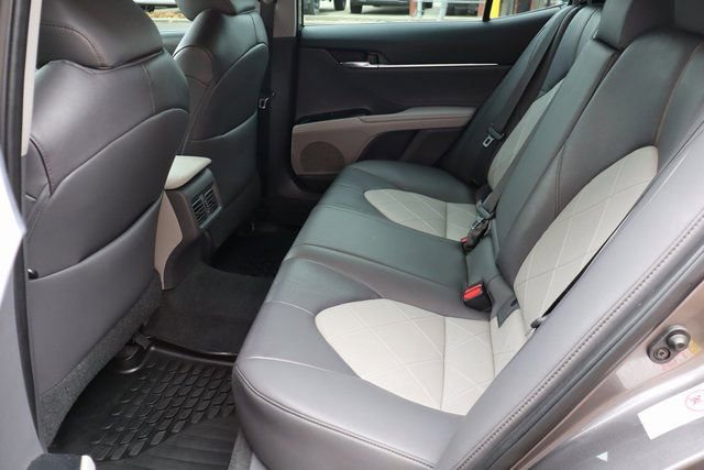 Used 2018 Toyota Camry XLE image 34