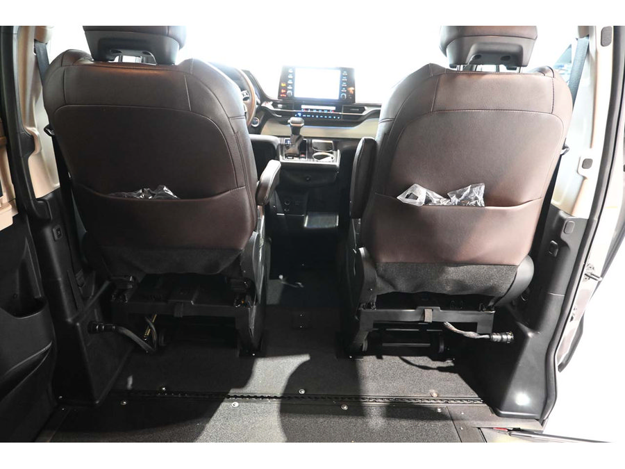 Used 2022 Toyota Sienna Platinum AWD/4WD image 20