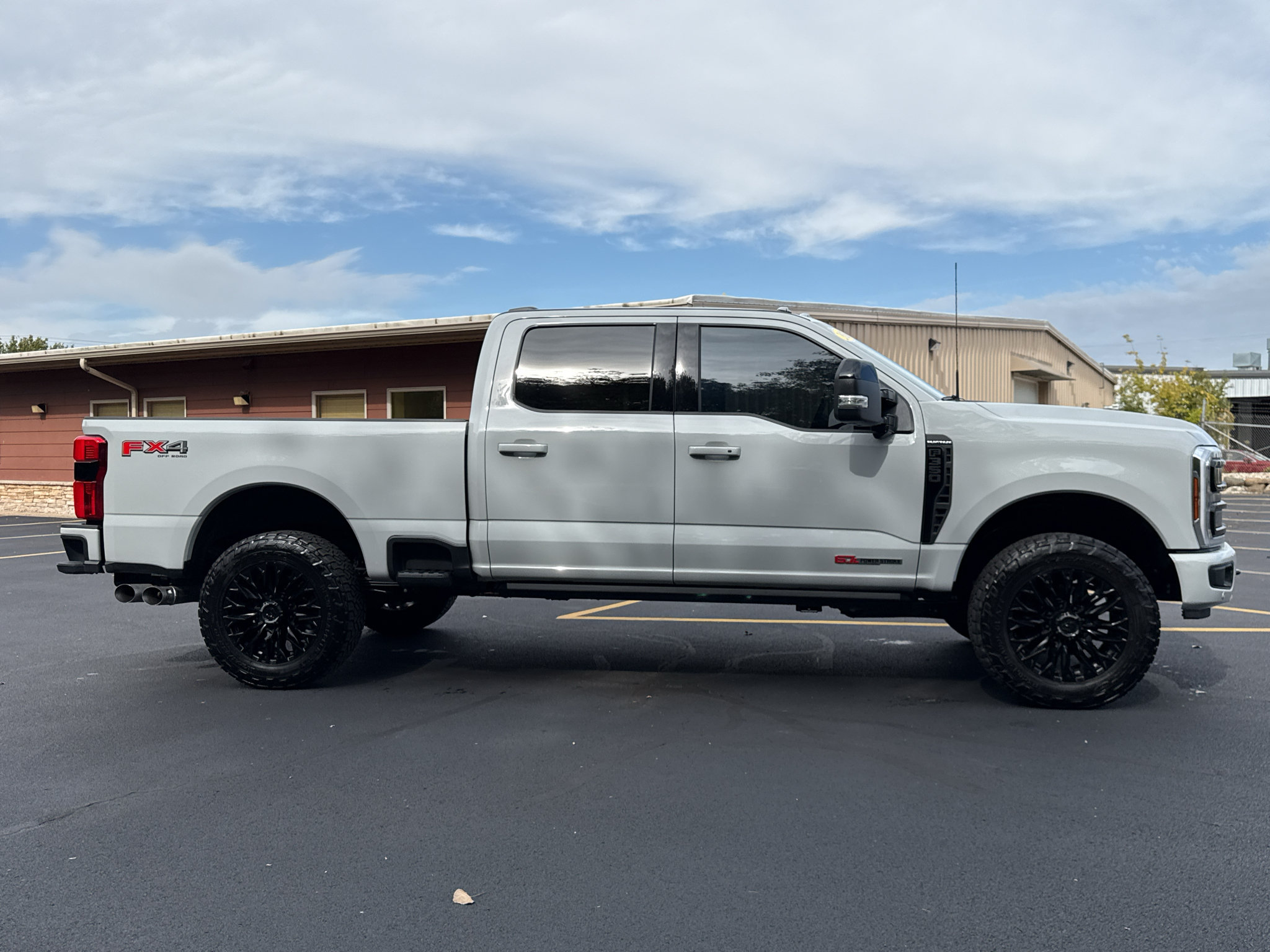 Used 2026 Ford F350 Platinum AWD/4WD image 4