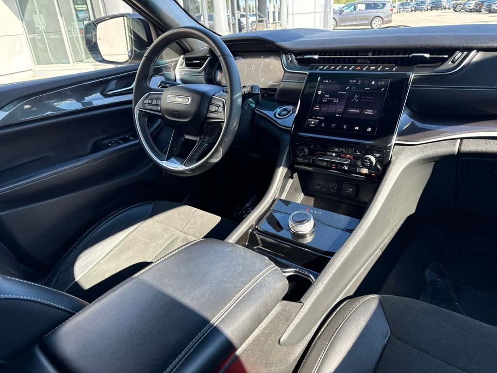 Used 2023 Jeep Grand Cherokee L Laredo AWD/4WD image 47