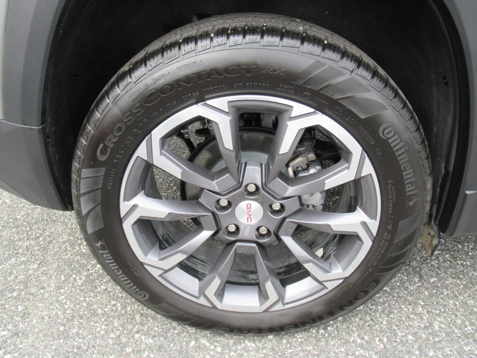 Used 2025 GMC Terrain Elevation w/ Elevation Premium Package AWD/4WD image 8