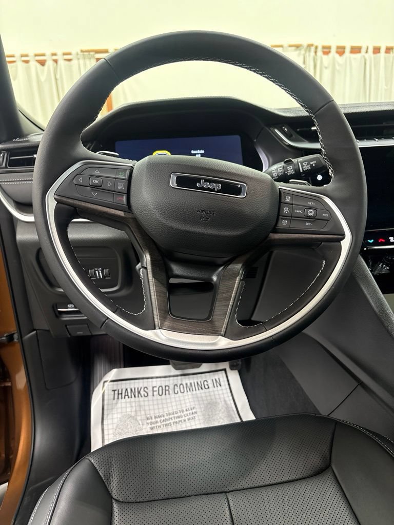New 2026 Jeep Grand Cherokee L Limited AWD/4WD image 11