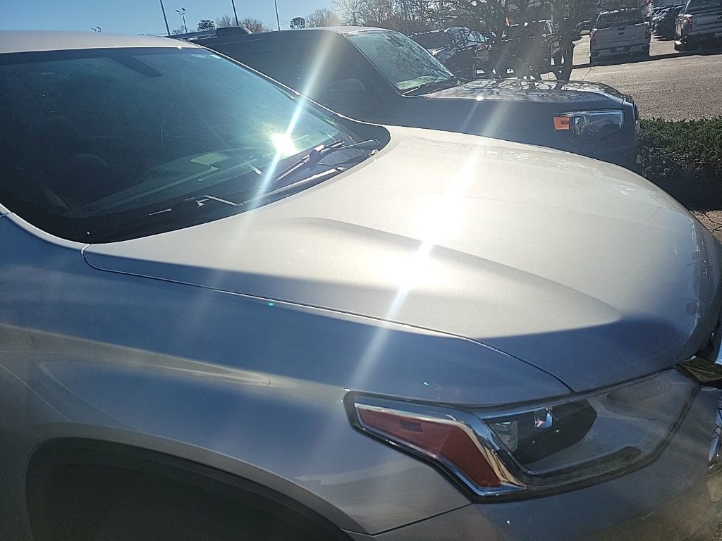 Used 2021 Chevrolet Traverse LS image 6