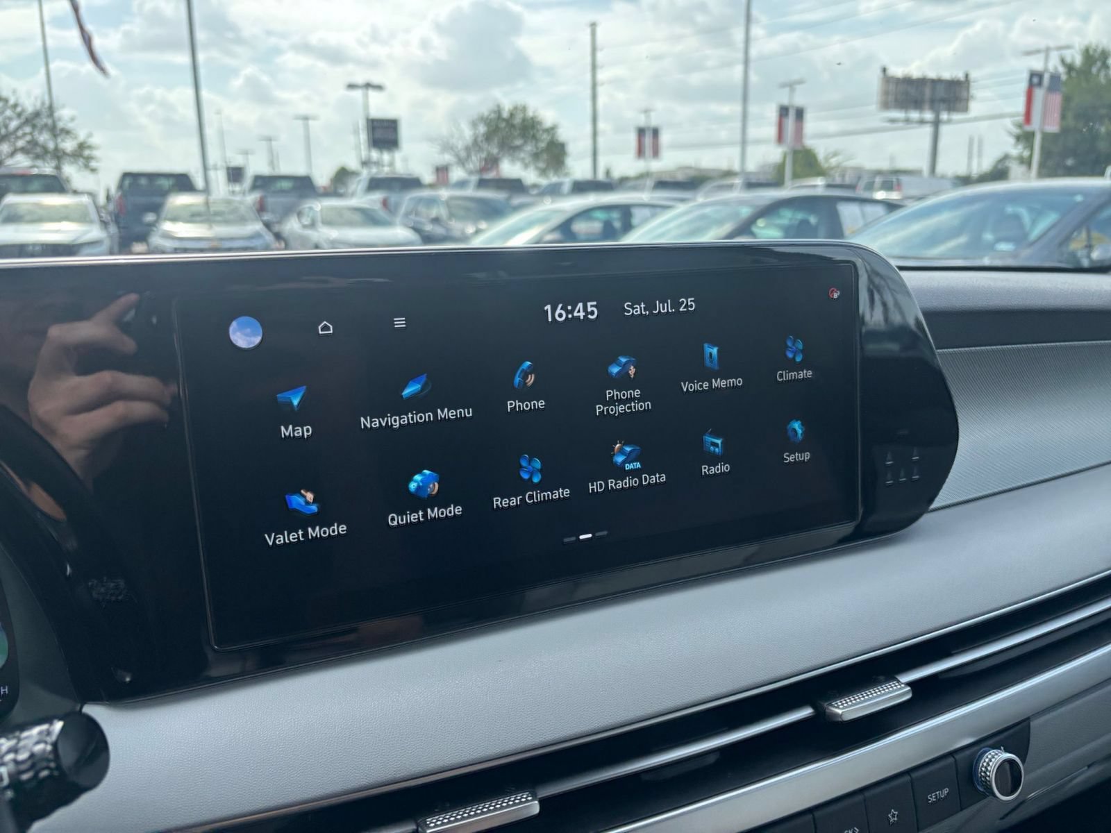 Used 2024 Hyundai Palisade SEL FWD image 17