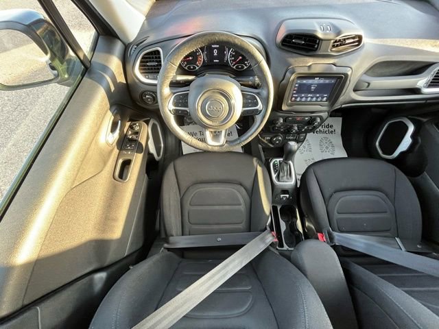Used 2020 Jeep Renegade Latitude w/ Cold Weather Group image 25