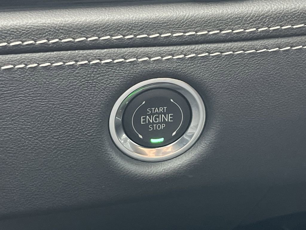 New 2026 Cadillac Escalade Luxury image 9