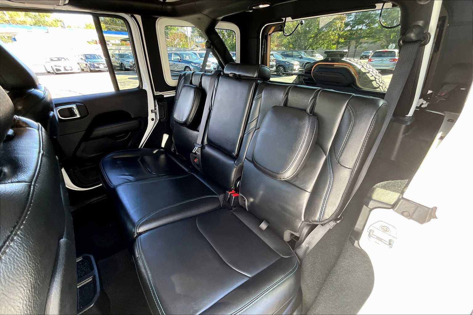 Used 2022 Jeep Wrangler Unlimited Rubicon 4xe w/ Cold Weather Group image 19