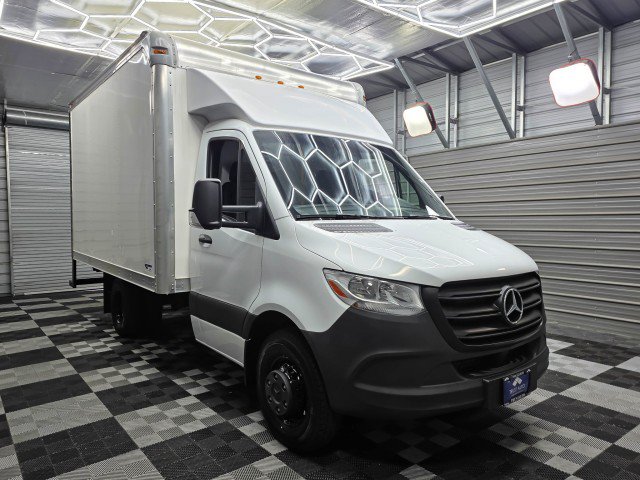 Used 2024 Mercedes-Benz Sprinter 4500 image 4