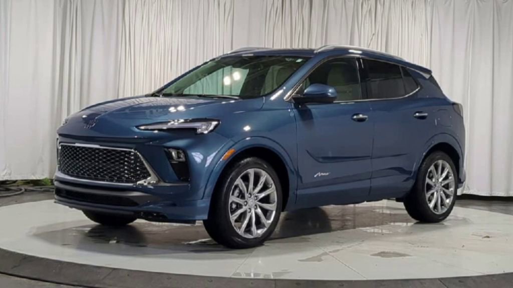 Used 2024 Buick Encore GX Avenir w/ Avenir Convenience Package image 4