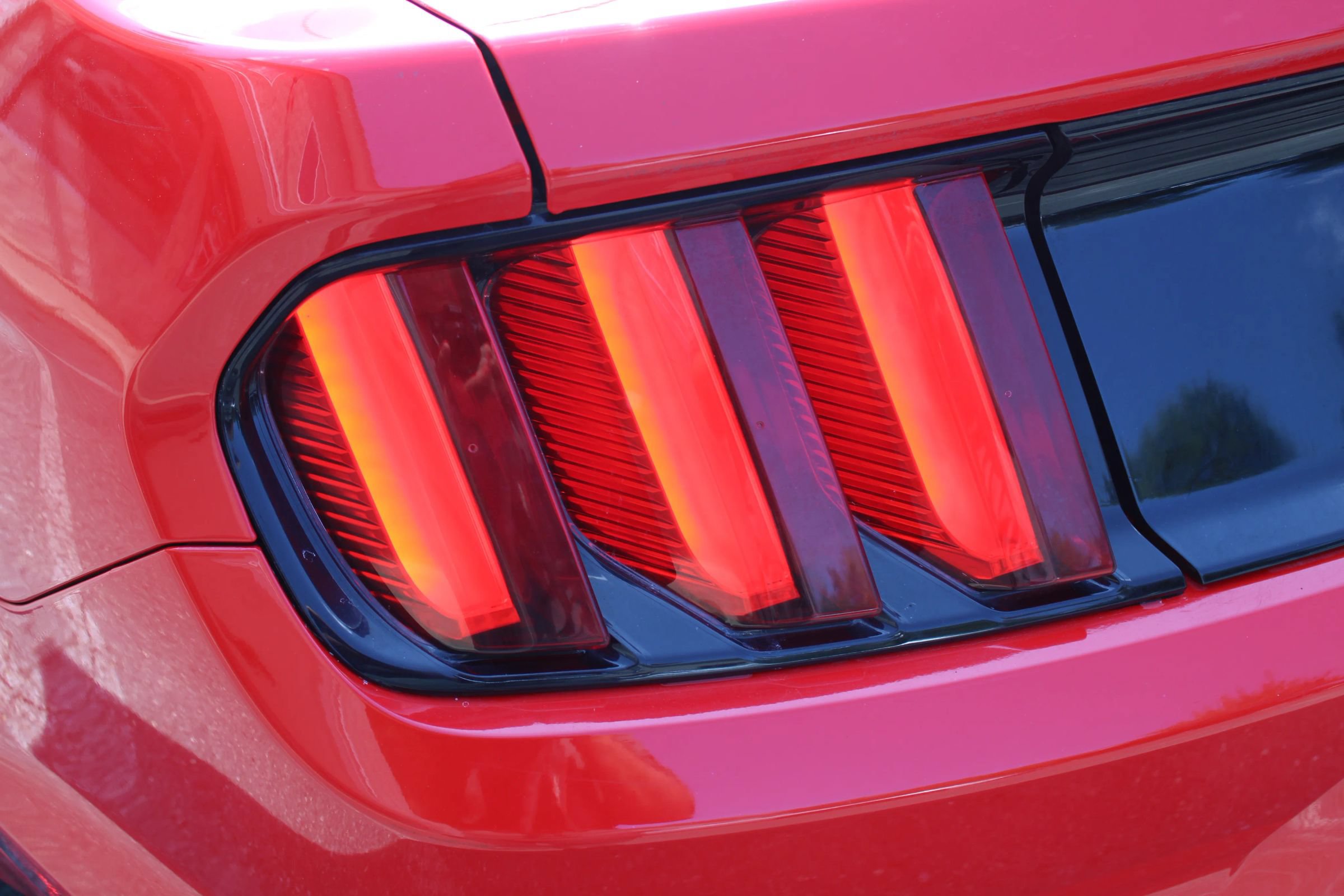 Used 2017 Ford Mustang GT w/ GT Performance Package RWD image 30