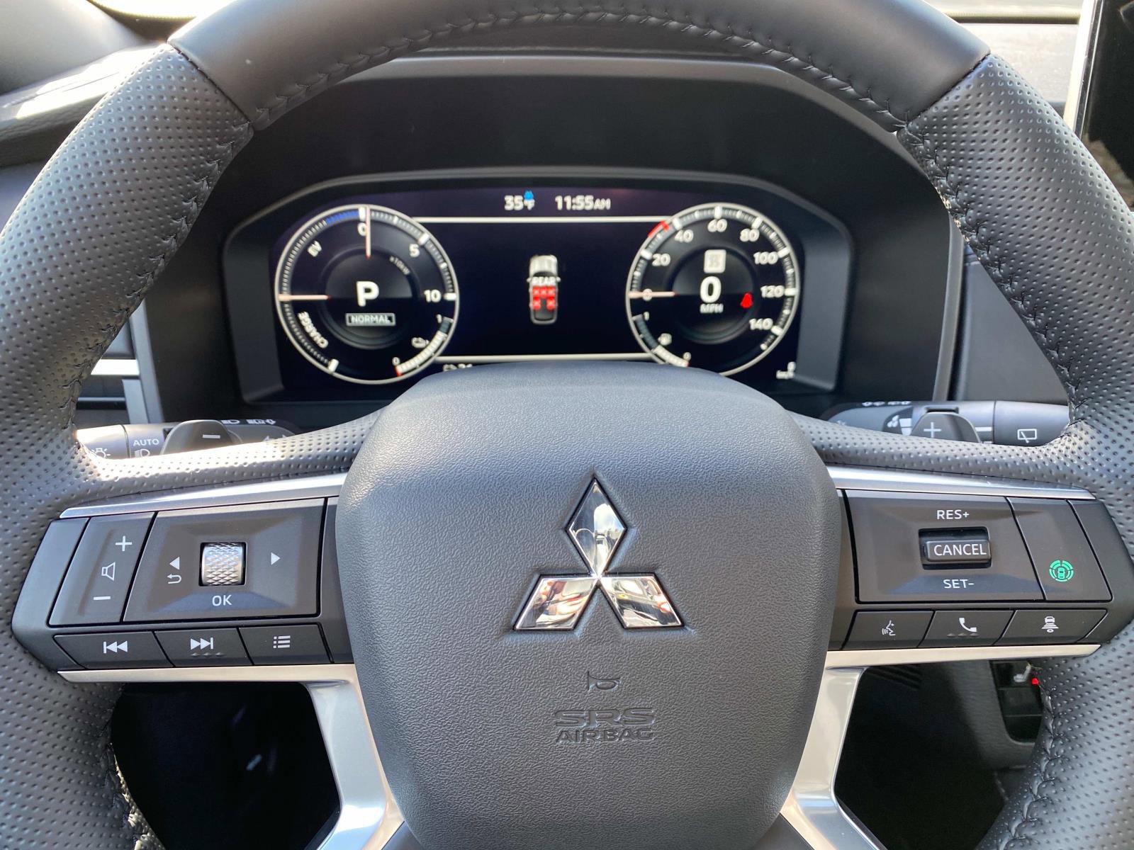 New 2025 Mitsubishi Outlander 4WD Plug-In Hybrid image 15