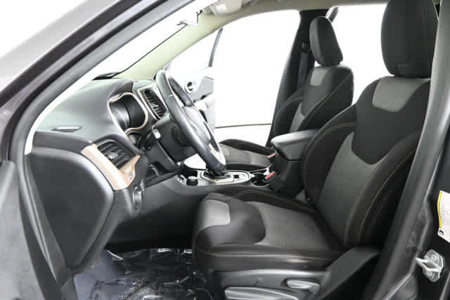 Used 2017 Jeep Cherokee Sport AWD/4WD image 18