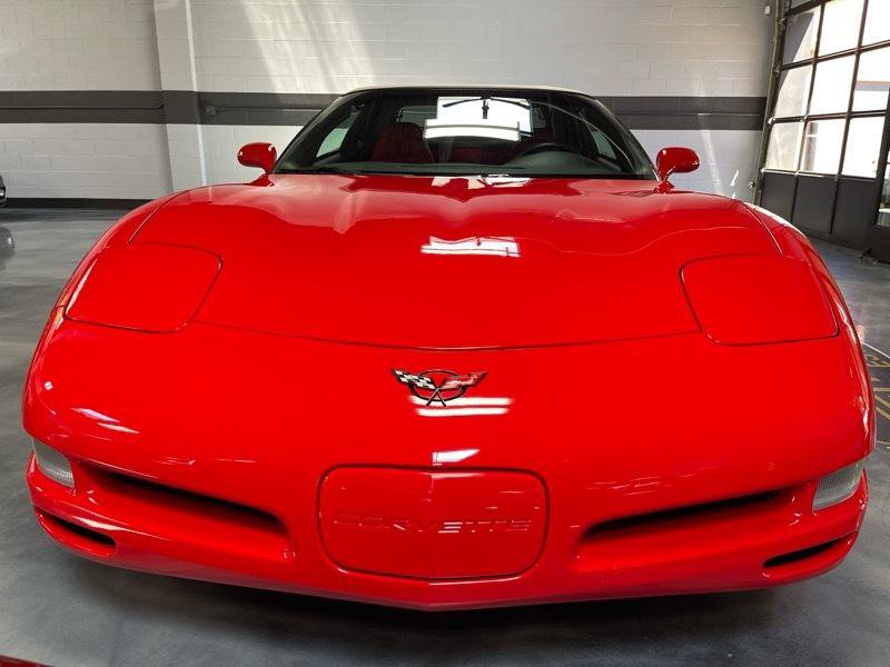 Used 2001 Chevrolet Corvette Convertible RWD image 5