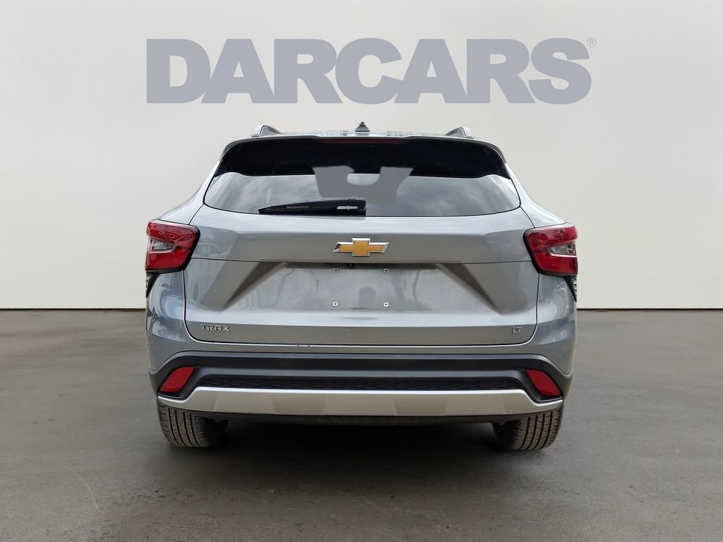 Used 2024 Chevrolet Trax LT w/ Driver Confidence Package image 5