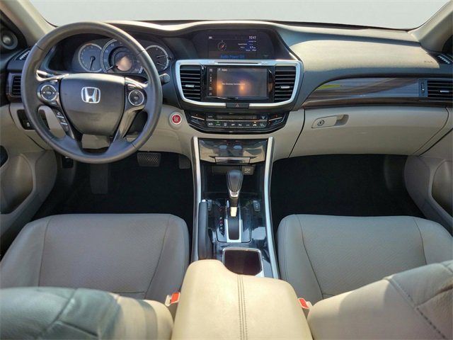 Used 2017 Honda Accord EX-L image 11