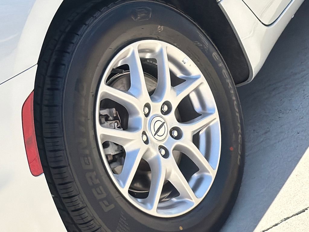 Used 2024 Chrysler Pacifica Touring-L image 8