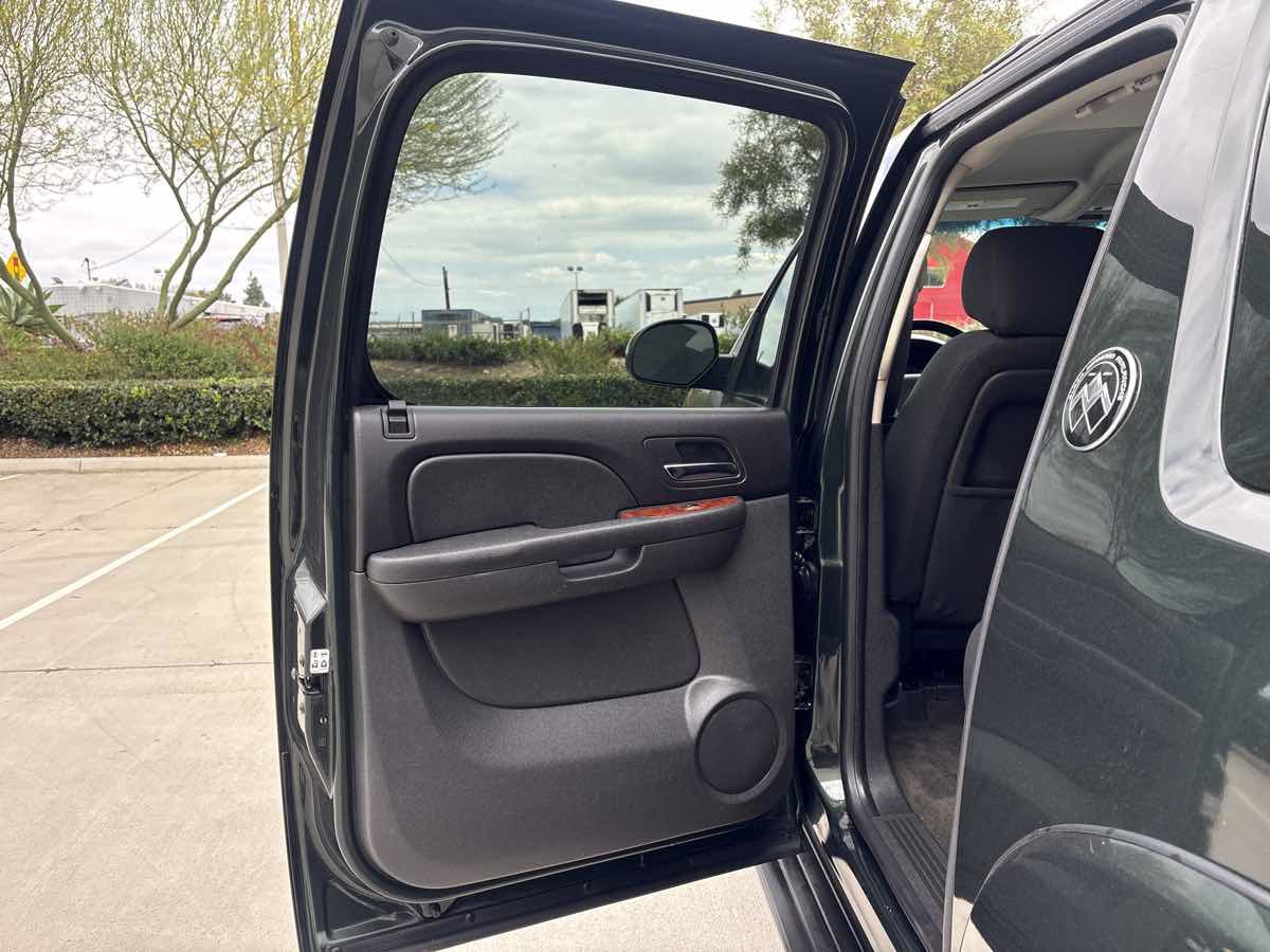 Used 2013 Chevrolet Avalanche LS AWD/4WD image 12