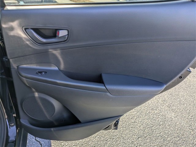 Used 2022 Hyundai Kona SE image 28