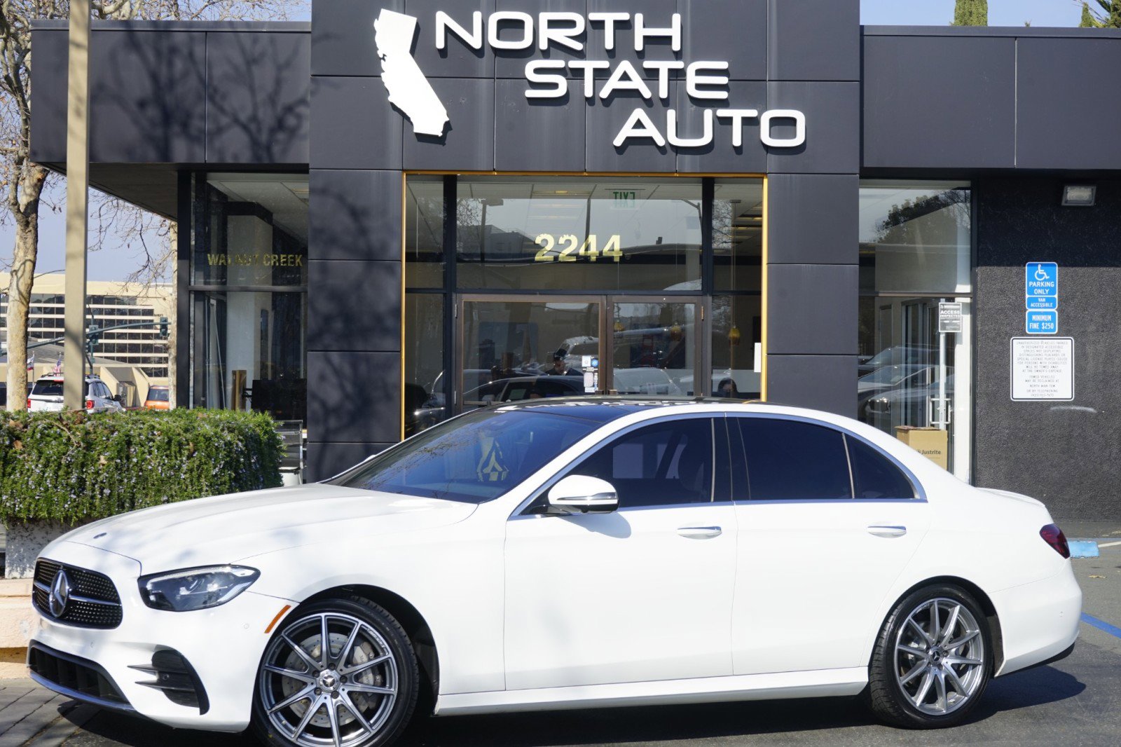 Used 2022 Mercedes-Benz E 350 Sedan w/ AMG Line Exterior image 1