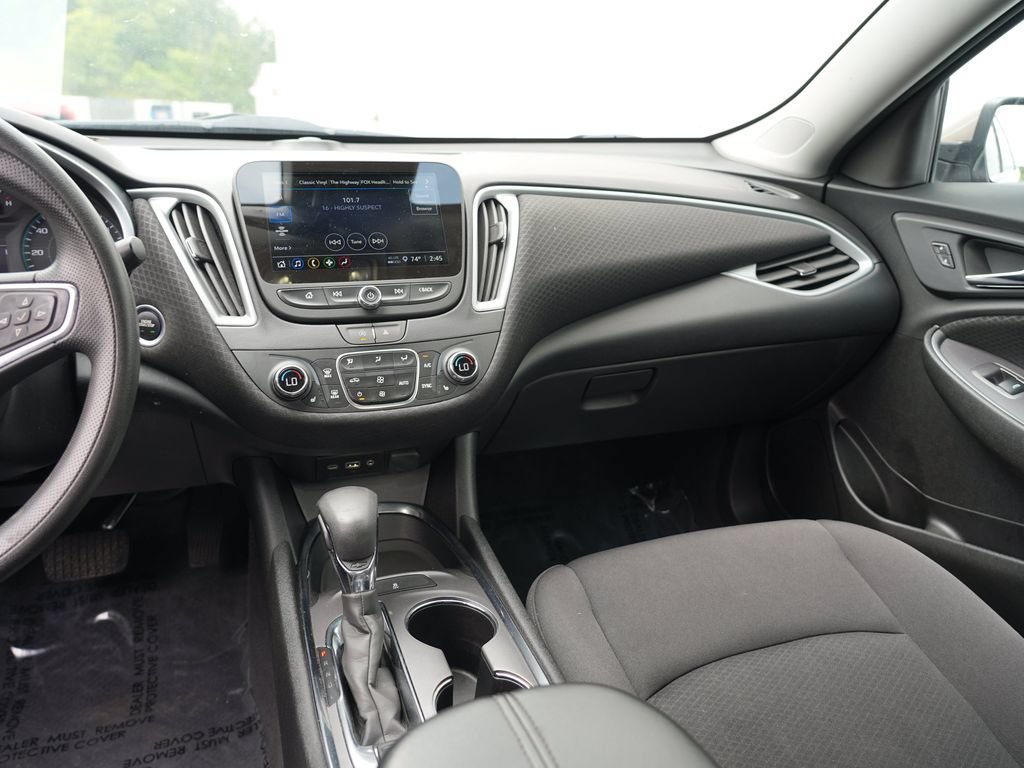 Used 2023 Chevrolet Malibu LT FWD image 21