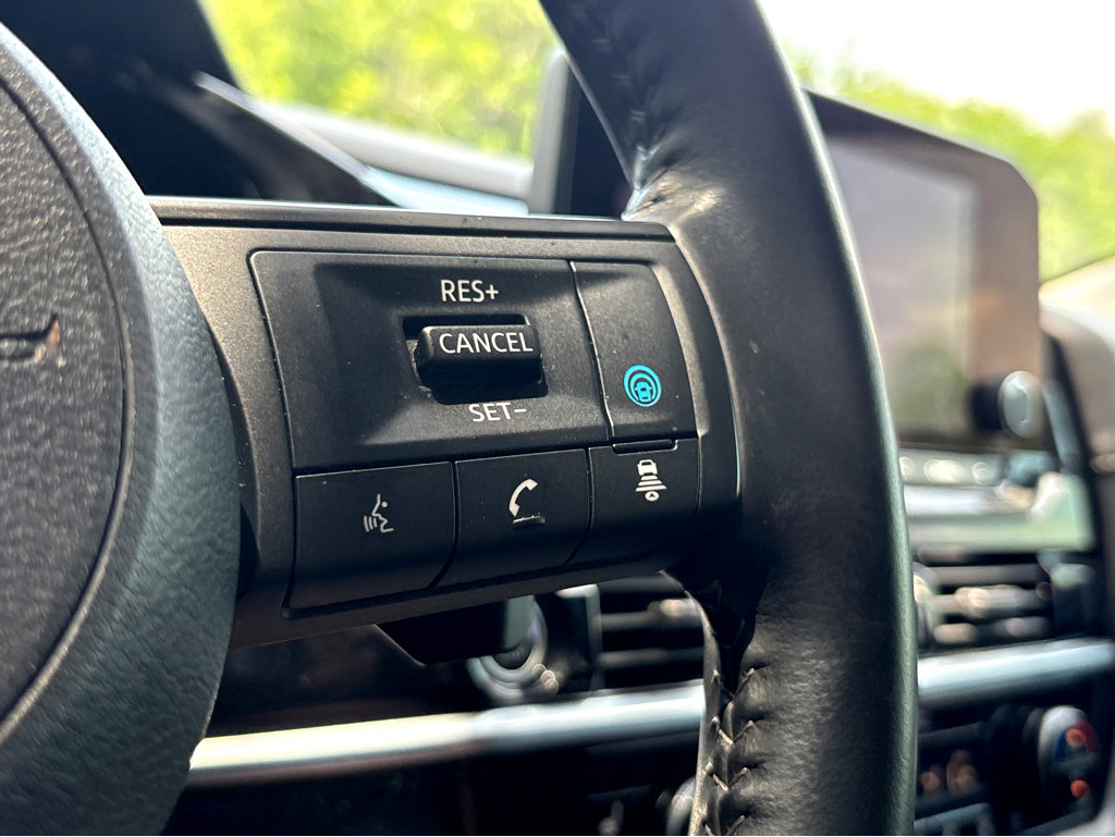 Used 2024 Nissan Pathfinder SV FWD image 18