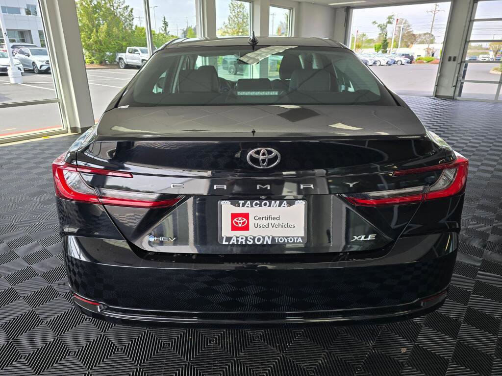 Used 2025 Toyota Camry XLE FWD image 4