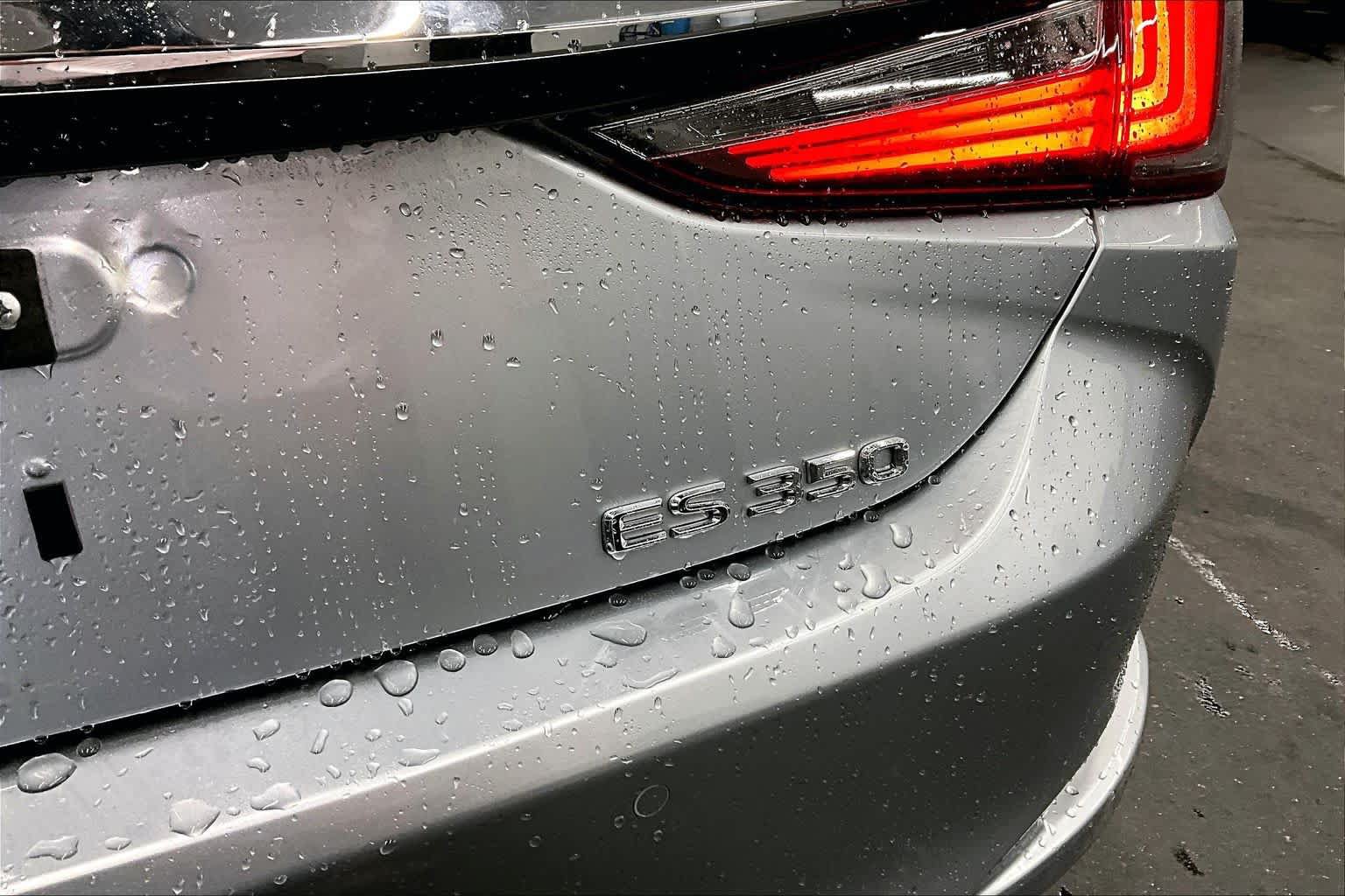 Used 2024 Lexus ES 350 w/ Premium Package FWD image 10