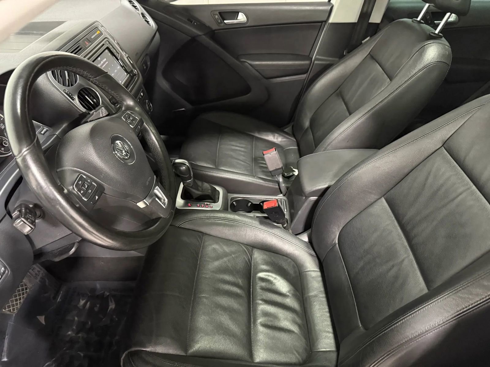 Used 2017 Volkswagen Tiguan SEL FWD image 9