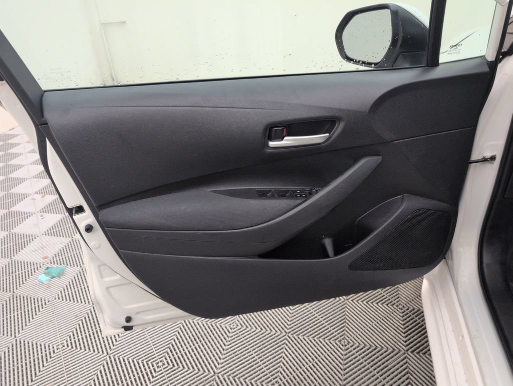 Used 2020 Toyota Corolla LE FWD image 29