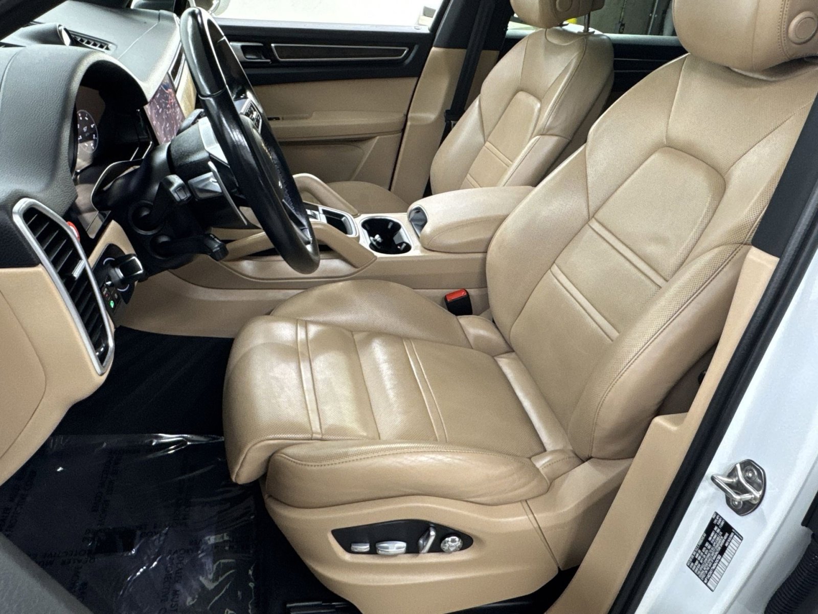 Used 2021 Porsche Cayenne E-Hybrid AWD/4WD image 14