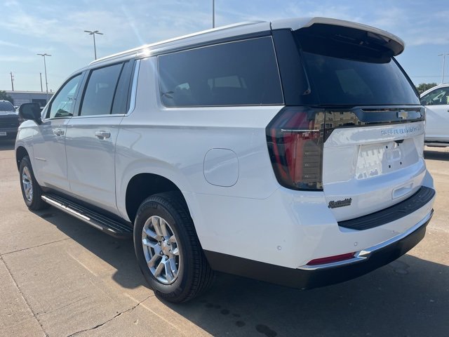 New 2025 Chevrolet Suburban LS image 8