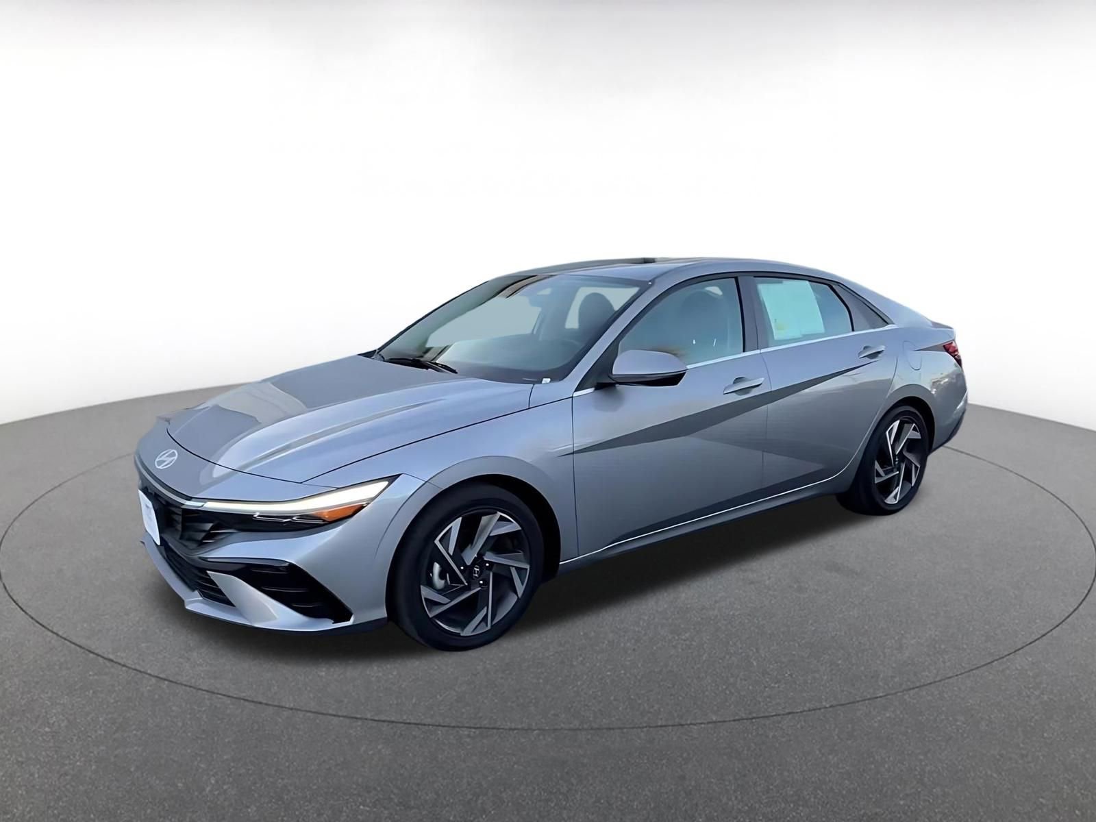 Used 2025 Hyundai Elantra Limited image 8