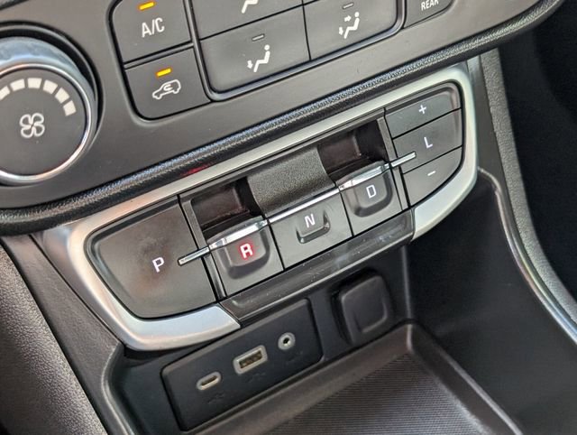 Used 2022 GMC Terrain SLE image 25