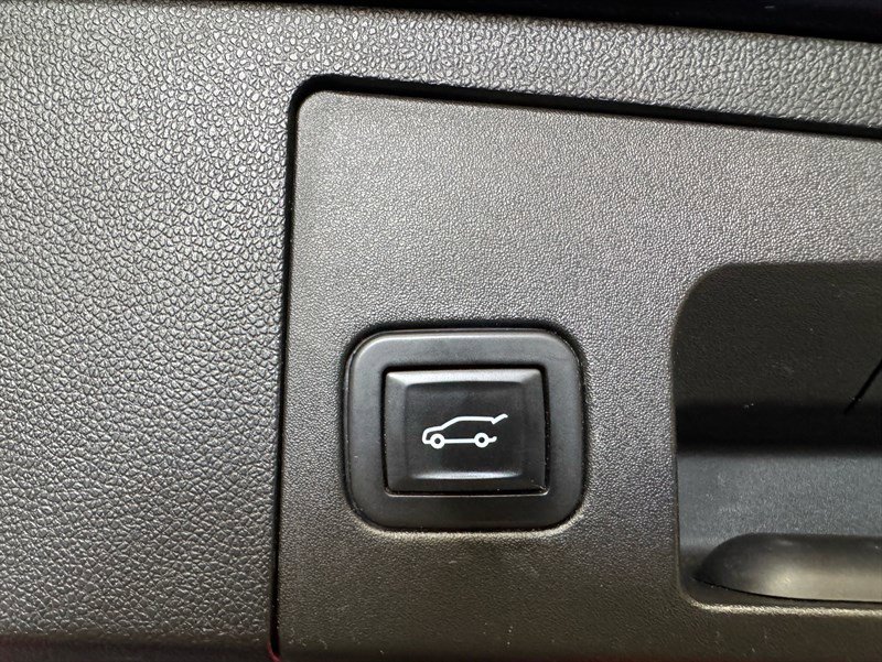 Used 2019 Cadillac XT4 Premium Luxury w/ Enhanced Visibility Package image 26