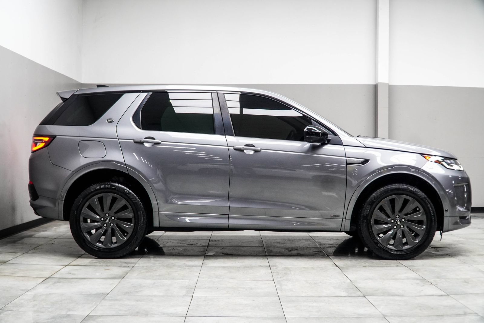 Used 2021 Land Rover Discovery Sport S R-Dynamic AWD/4WD image 6