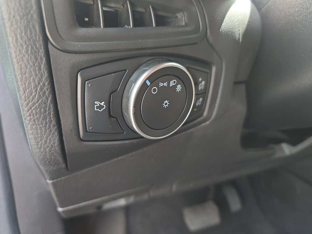 Used 2018 Ford Focus SE FWD image 18