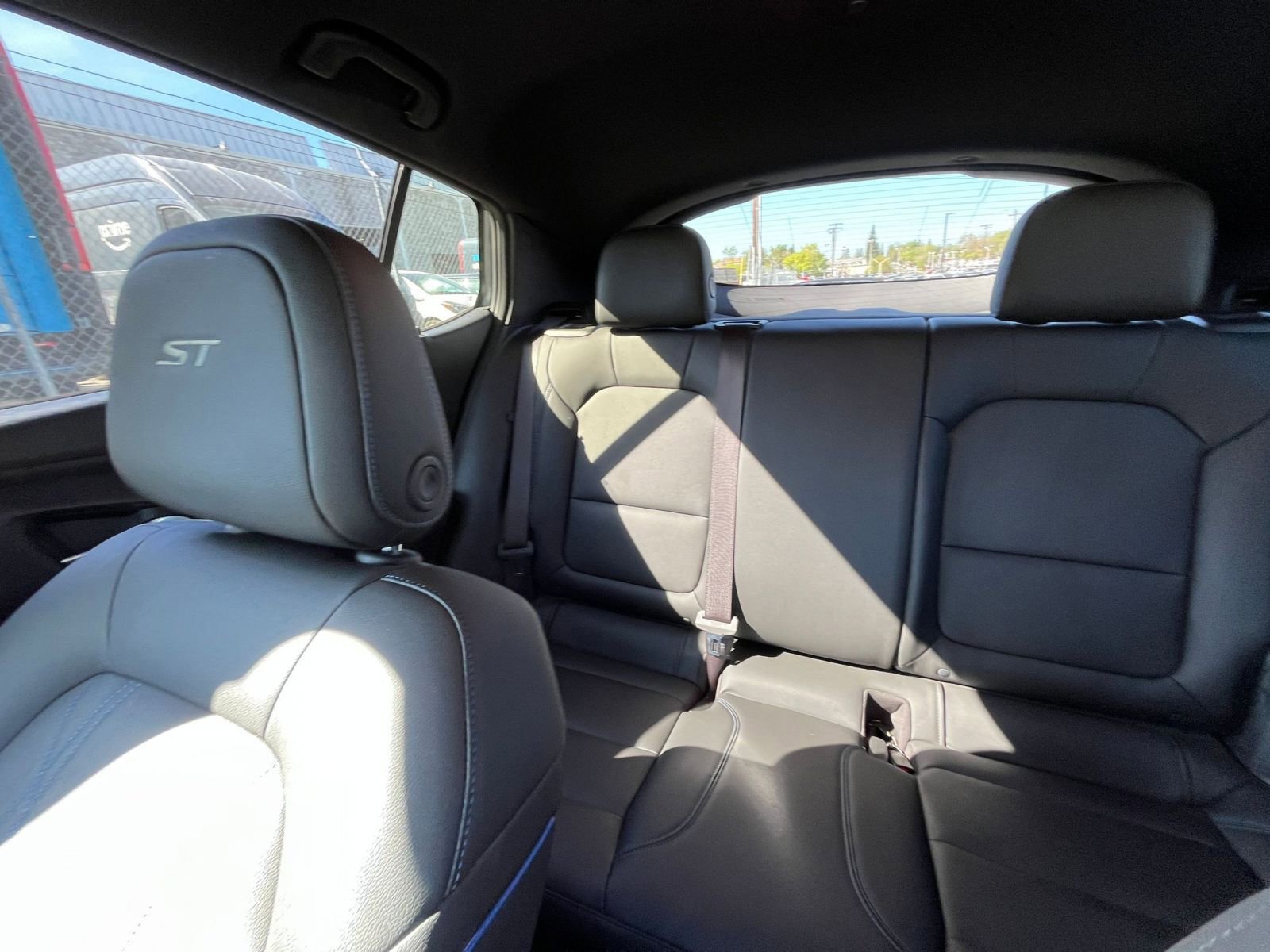 Used 2025 Buick Envista Sport Touring image 38