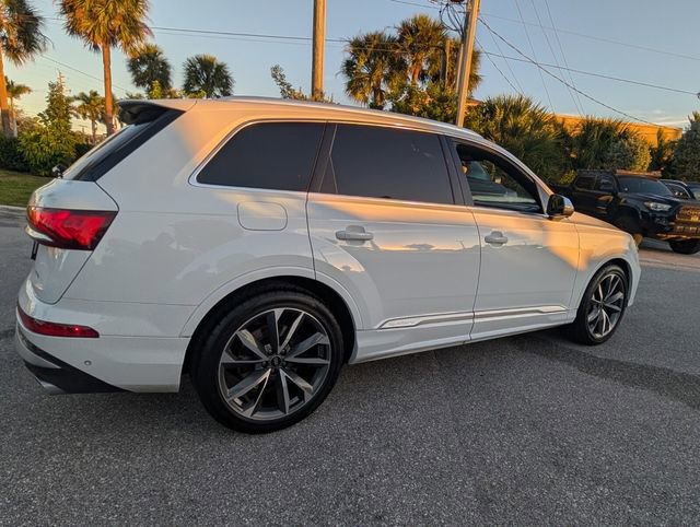 Used 2021 Audi SQ7 Premium Plus w/ Driver Assistance Package image 11