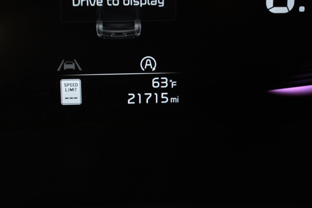 Used 2025 Kia Soul LX w/ LX Technology Package FWD image 26