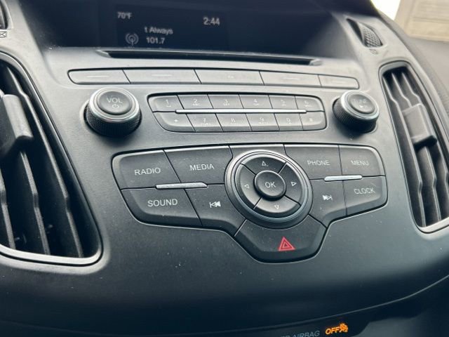 Used 2016 Ford Focus SE FWD image 39